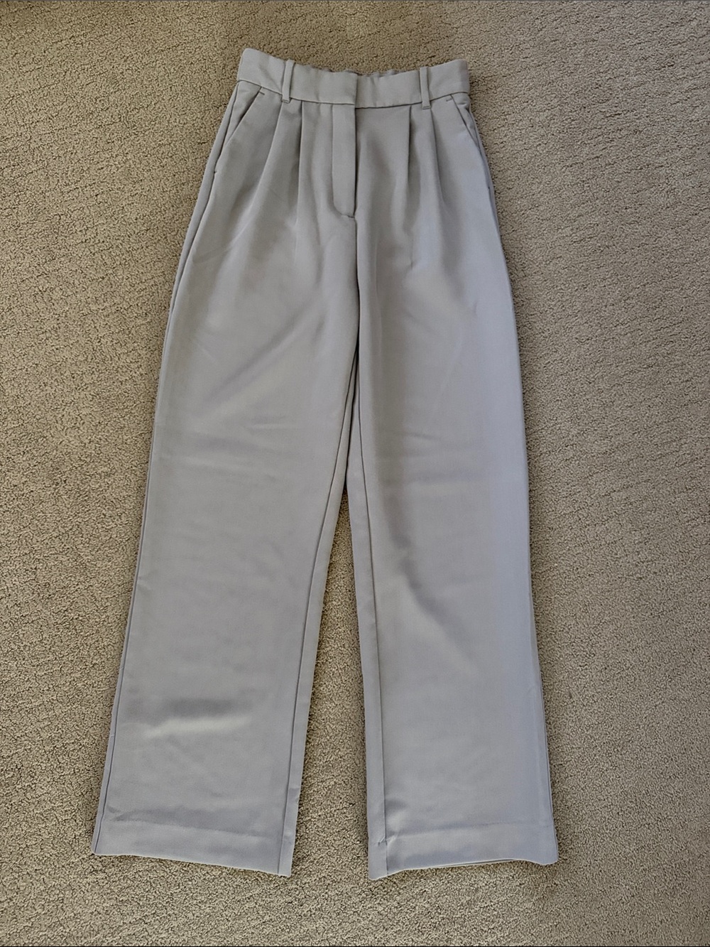 Abercrombie & Fitch Light Gray Pleated Wide-Leg Trousers
